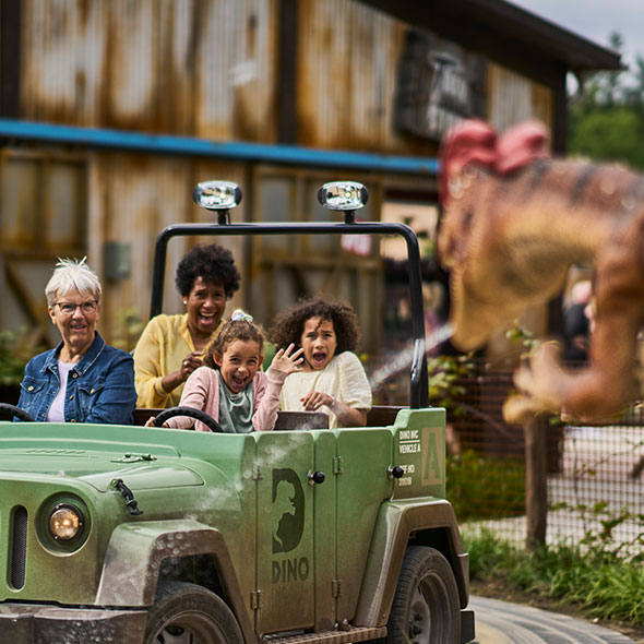Familie i DinoXpedition