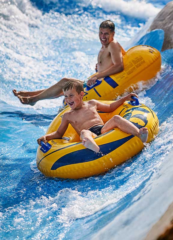 Vandland - Foaming waves and splashing waters